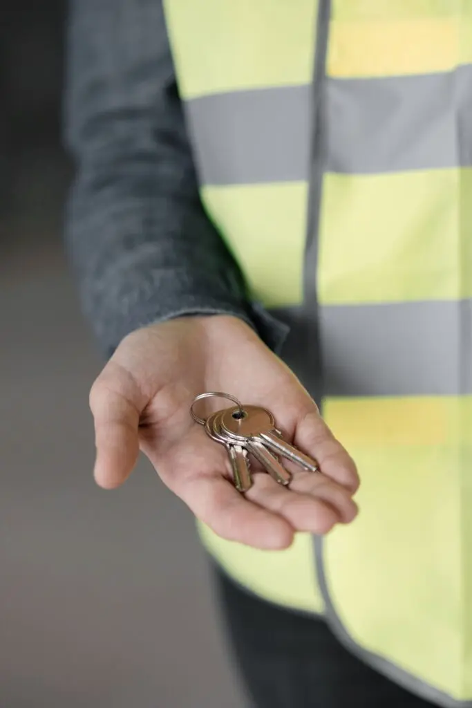 woman engineer white helmet safety vest engineer construction site (2)